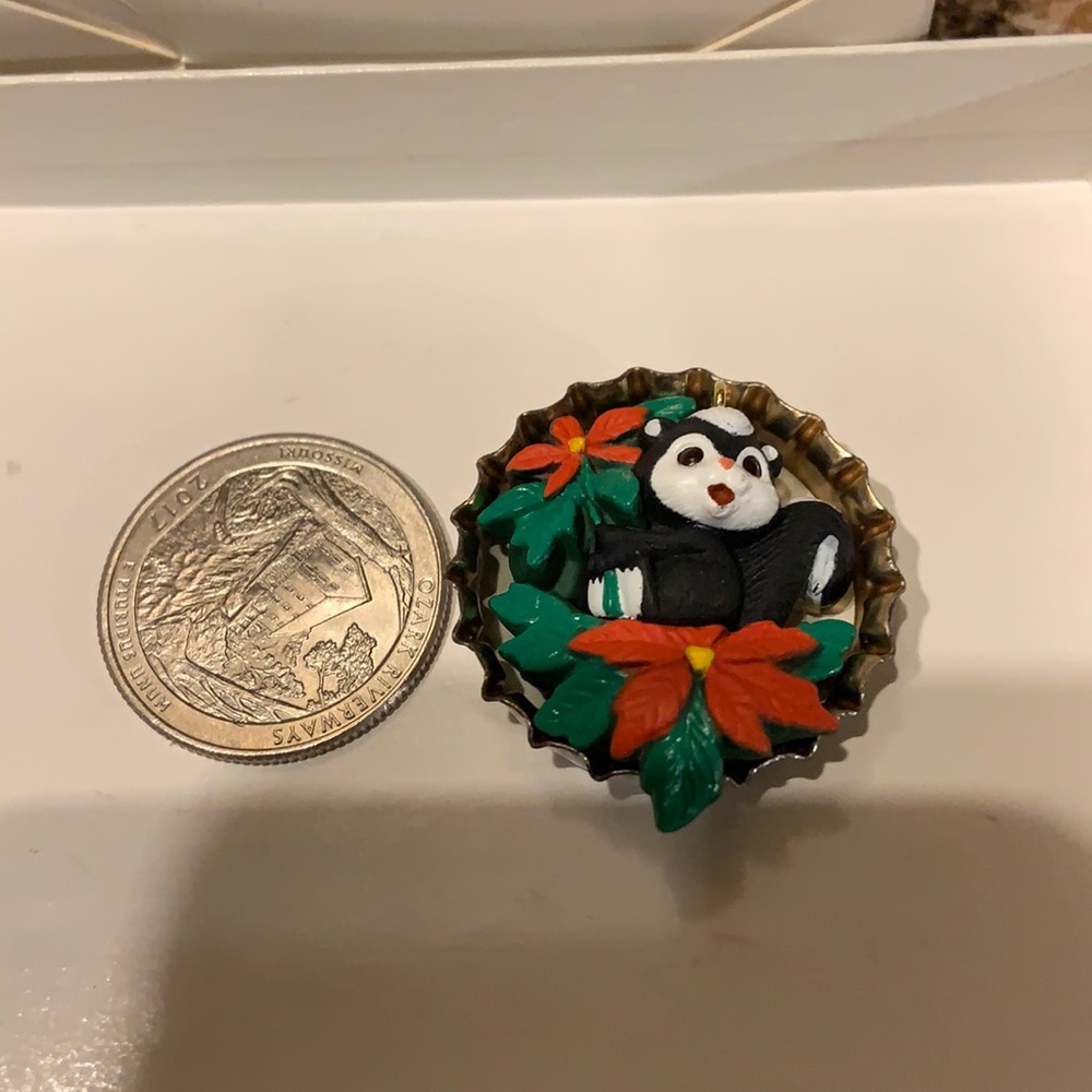1994 Hallmark Miniature ornament